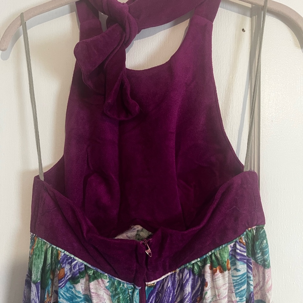 Summer printed dress:back out : tires around the neck